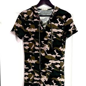 🟪 Army print green and black hooded front tie v-neck dress